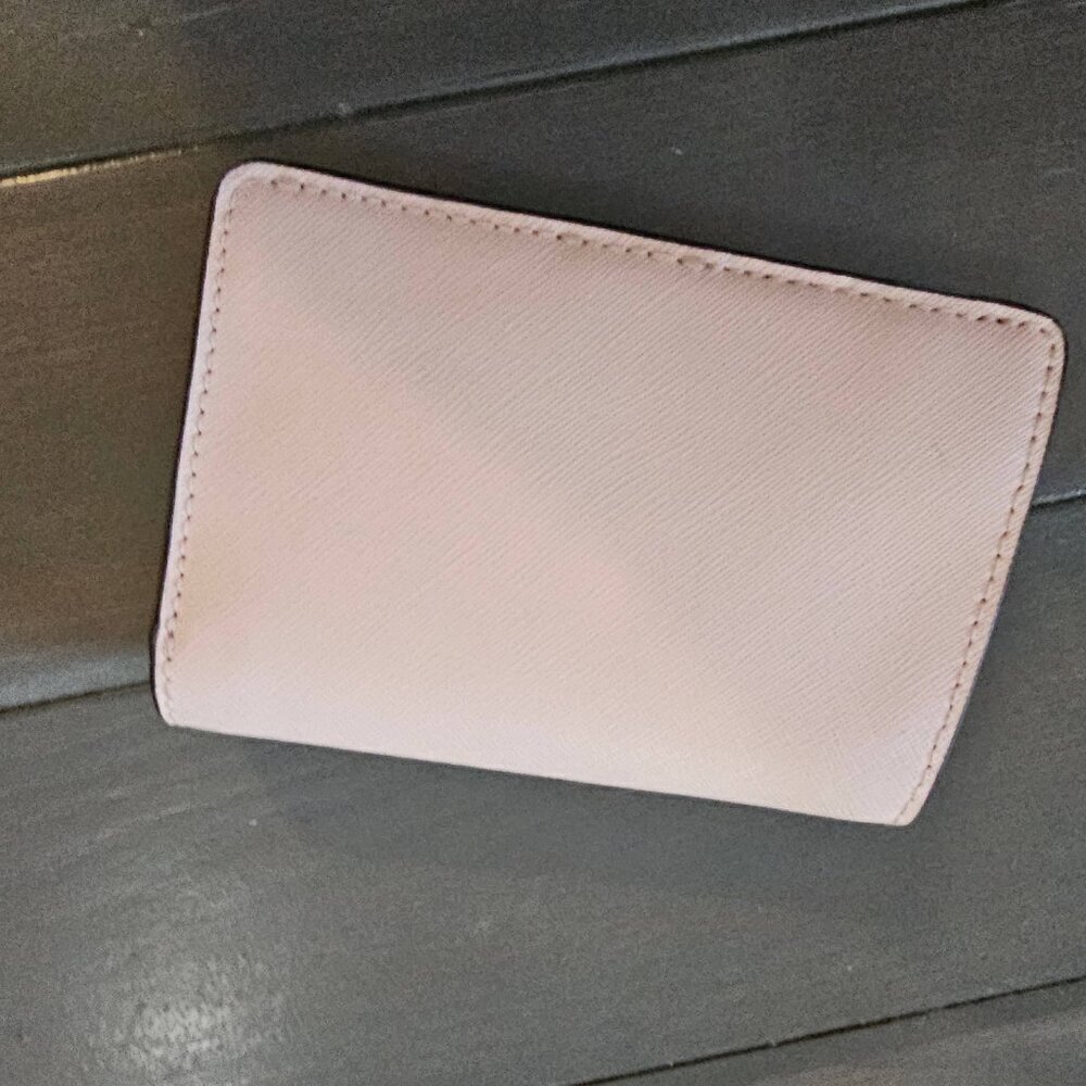 Michael Kors Soft Pink Grained Leather Bifold Snap Wallet With Logo NWT - Picture 11 of 14